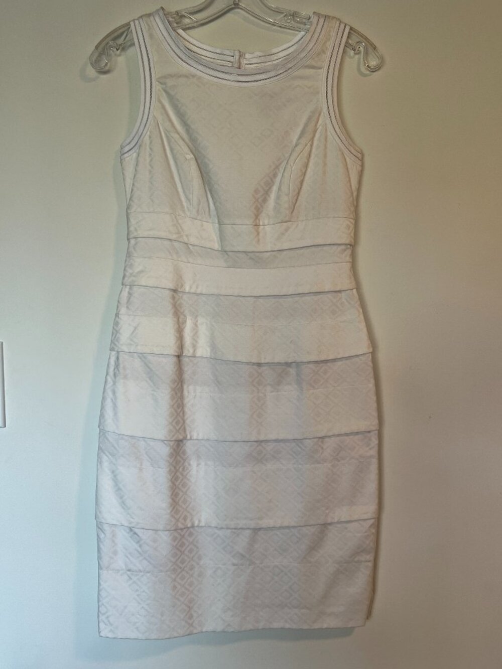 White House Black Market White Textured Sheath Dress Size 0 Cotton Blend